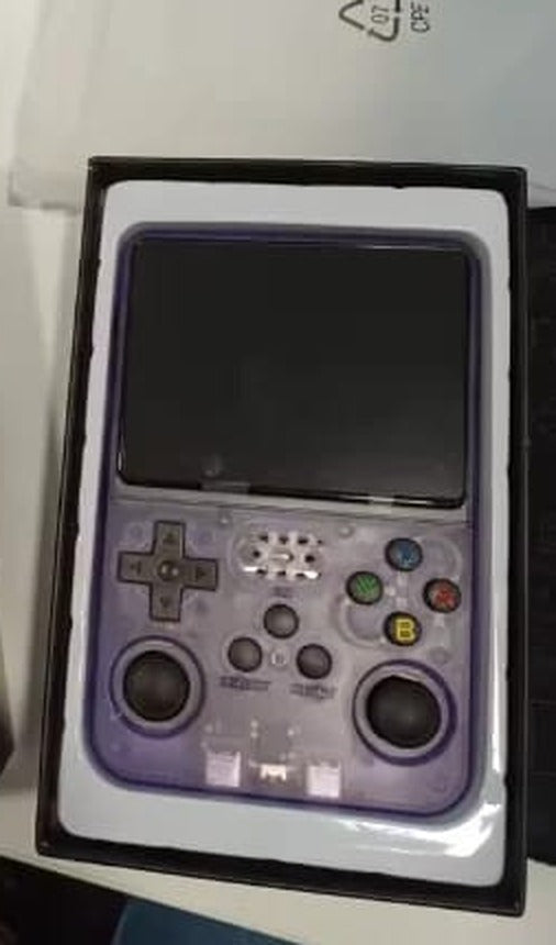 Consola portátil retro recién sacada de su caja